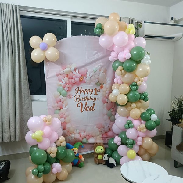 1st birthday balloon decoration in Jadavpur, Kolkata