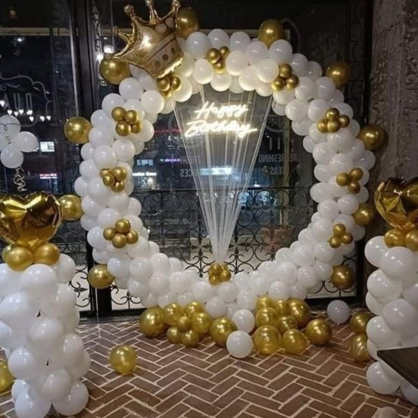 Balloon arch decoration in Park Circus, Kolkata